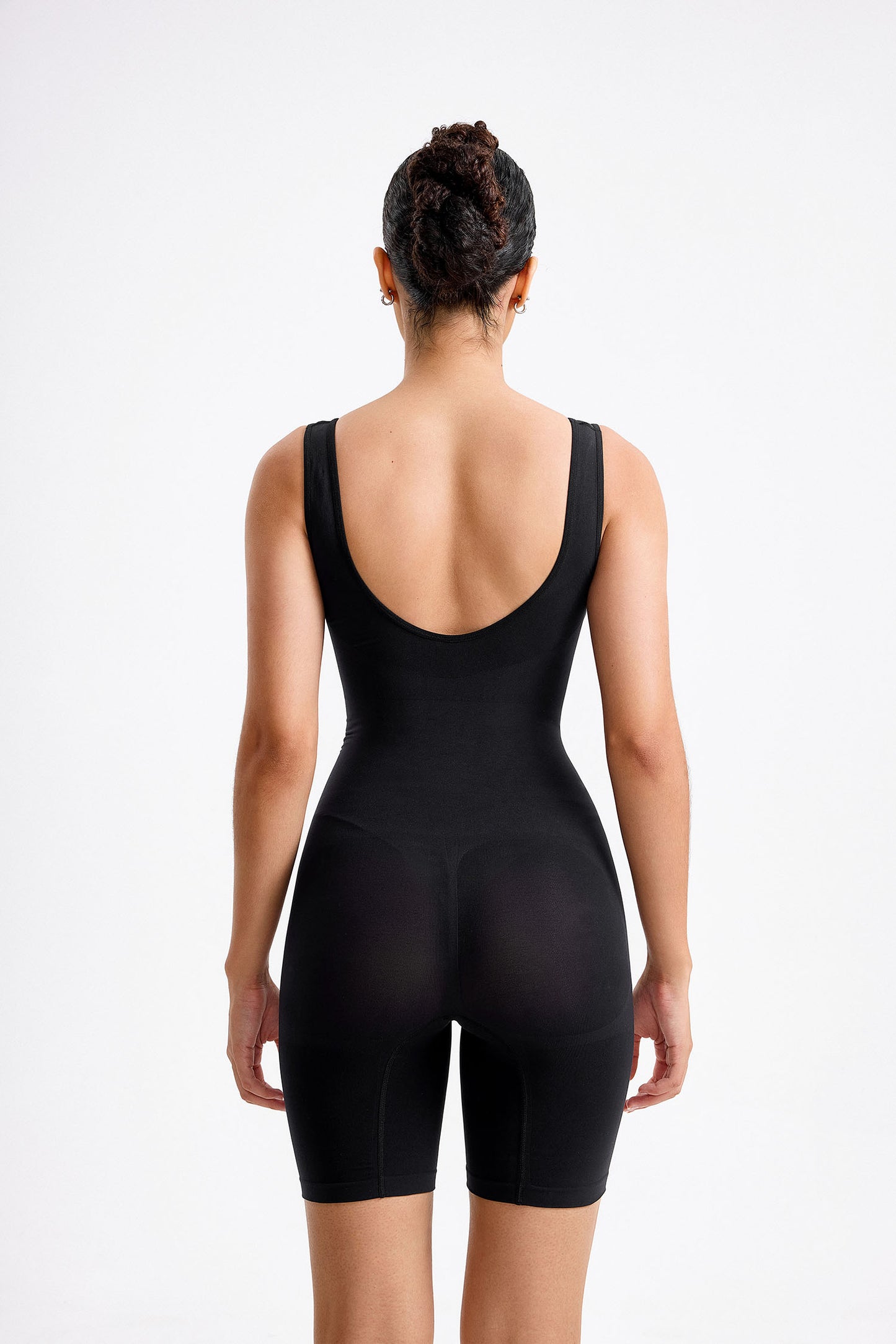 Essential U-Neck Sculpting Tank Bra Black