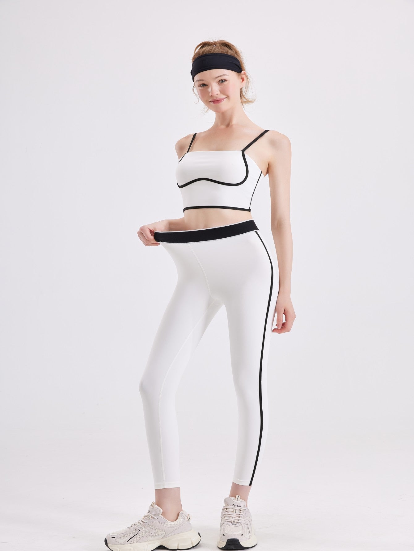 Women's Sportswear Two-Piece  Yoga Suit, Spaghetti Strap Round Neck Short  Bra and Slim Fit Sports Leggings Set,