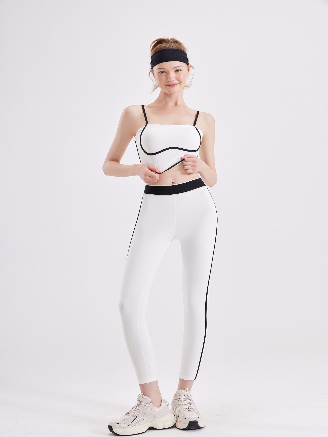 Women's Sportswear Two-Piece  Yoga Suit, Spaghetti Strap Round Neck Short  Bra and Slim Fit Sports Leggings Set,
