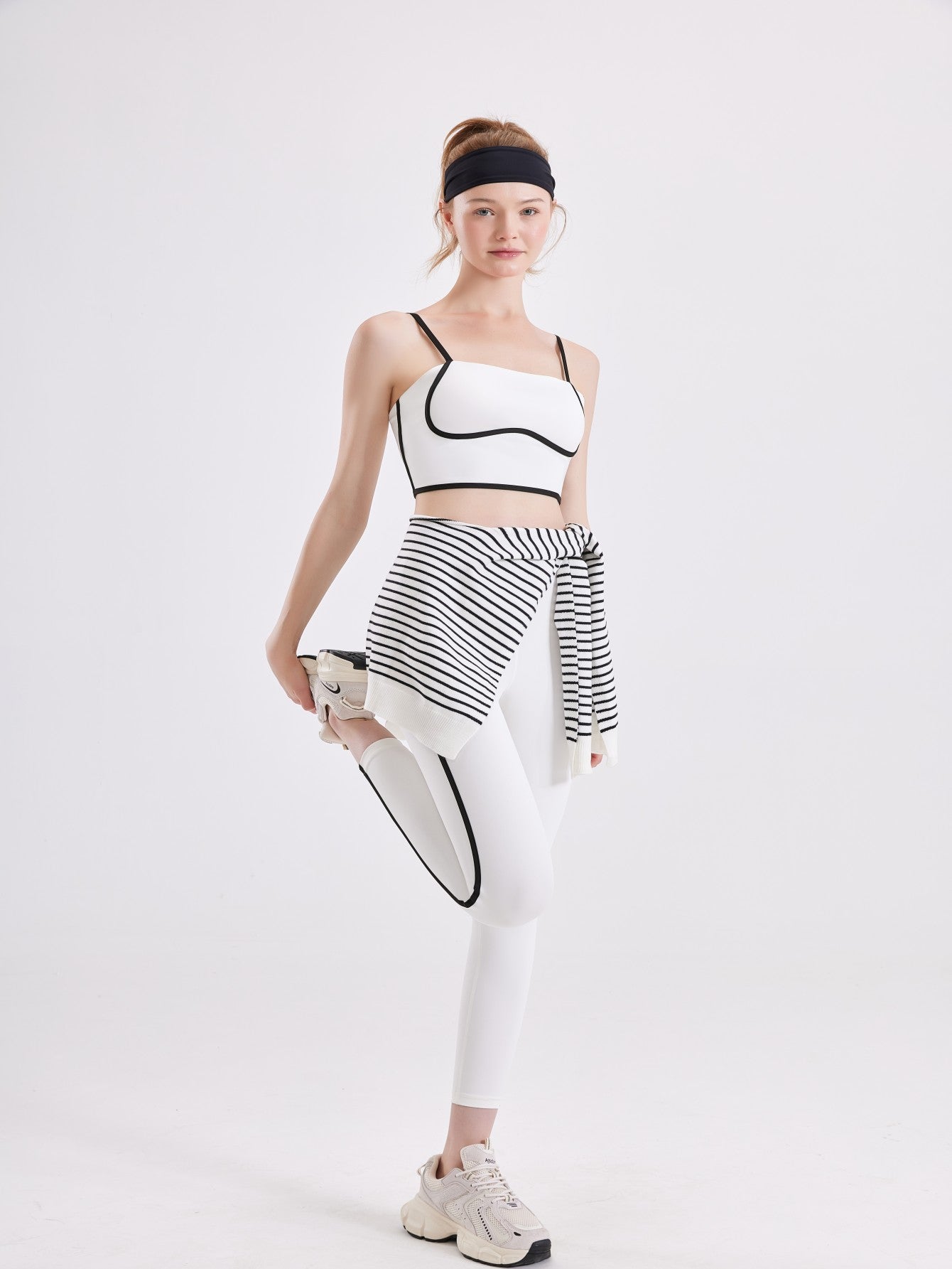Women's Sportswear Two-Piece  Yoga Suit, Spaghetti Strap Round Neck Short  Bra and Slim Fit Sports Leggings Set,