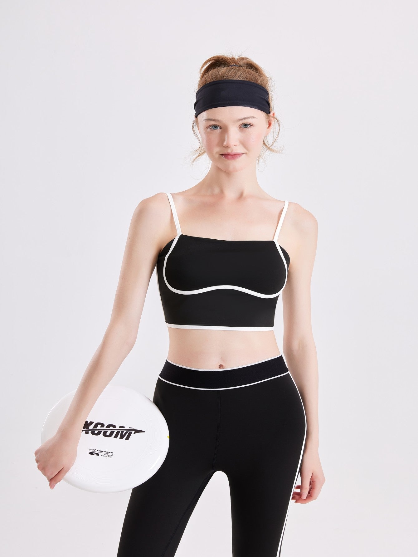 Women's Sportswear Two-Piece  Yoga Suit, Spaghetti Strap Round Neck Short  Bra and Slim Fit Sports Leggings Set,